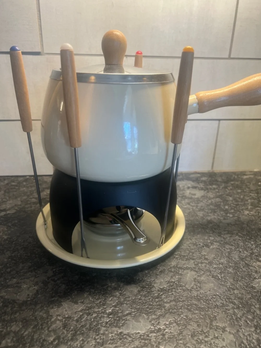 6 person Enamel Cream Fondue Pot Set with Wooden Handles. Seems NWOT